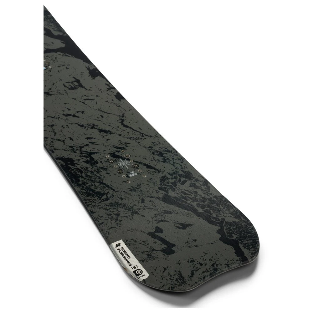 Planche Snowboard K2 Niseko Pleasures Design 6 Planche Snowboard K2 Niseko Pleasures Design – Image 4